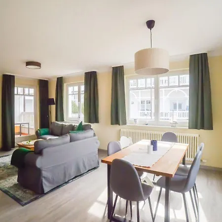 Strandvillen - Mit 2 Schlafzimmern Und Balkon Ah-563 アパート *