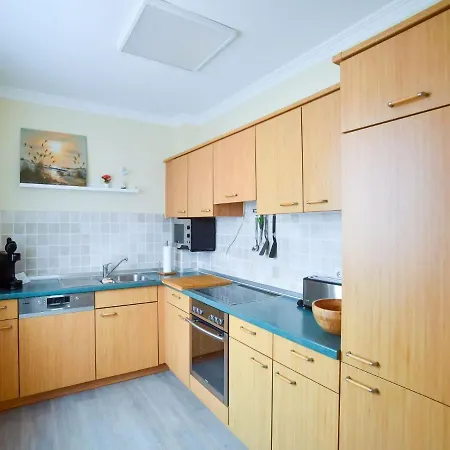 Strandvillen - Mit 2 Schlafzimmern Und Balkon Ah-563 アパート